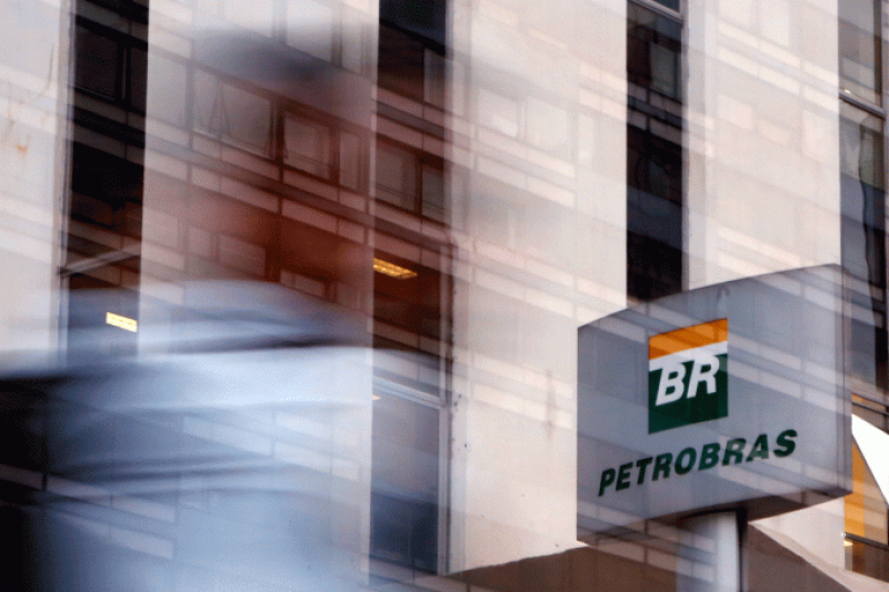 A gasolina não vai subir? Alta do petróleo é teste para Petrobras